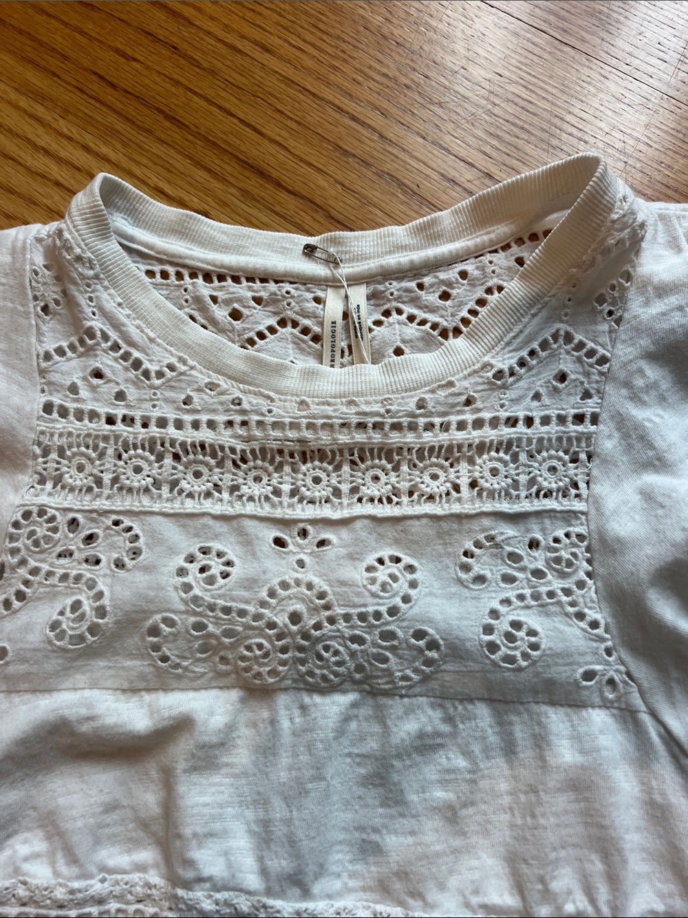 Anthropologie Small White Eyelet Flutter Sleeve crochet swing Women's Top small - Picture 2 of 8